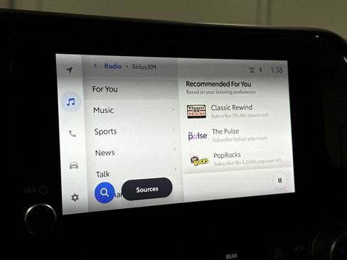 Used 2024 Toyota Highlander LE image 14