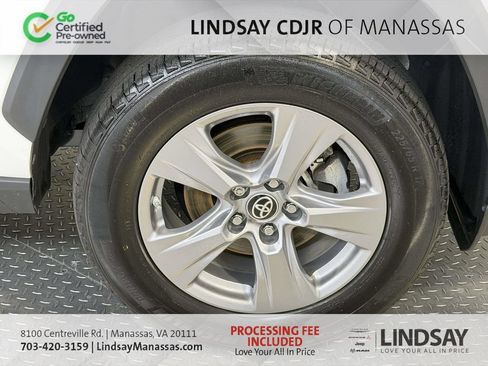 Used 2022 Toyota RAV4 LE AWD/4WD image 10