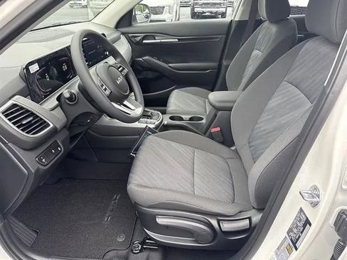 New 2026 Kia Seltos LX FWD image 8