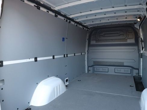 Used 2025 Mercedes-Benz Sprinter 2500 image 22