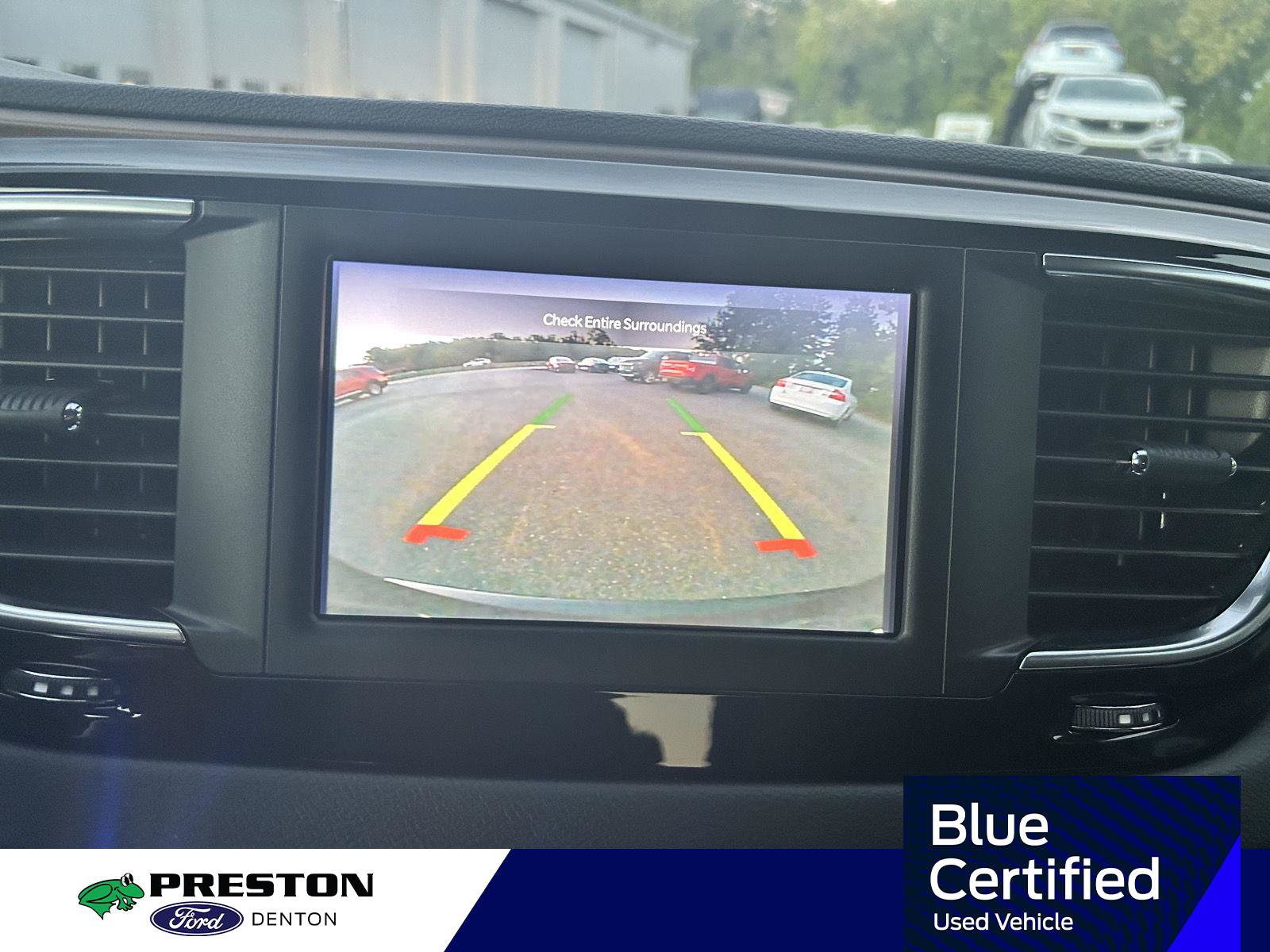 Used 2024 Chrysler Voyager LX FWD image 17