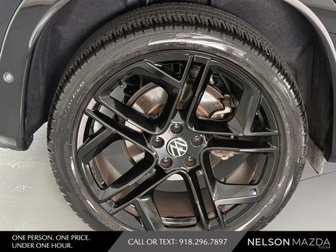 Used 2025 Volkswagen Tiguan SE R-Line AWD/4WD image 15