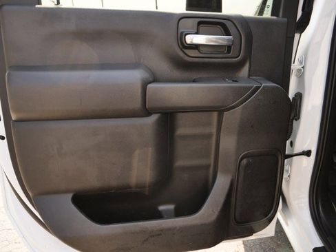 Used 2022 Chevrolet Silverado 3500 LT w/ Convenience Package image 17