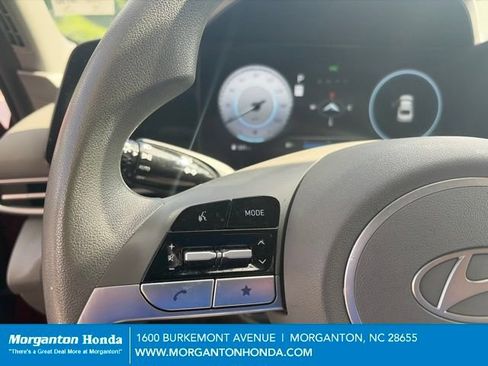 Used 2024 Hyundai Elantra SEL FWD image 15