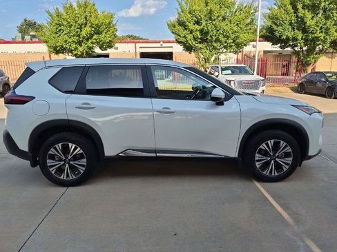 Certified 2023 Nissan Rogue SV FWD image 8
