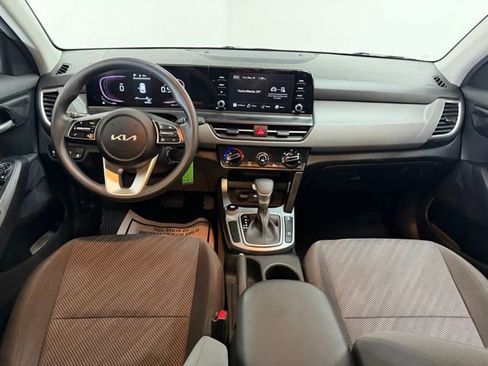 Used 2024 Kia Seltos LX AWD/4WD image 30