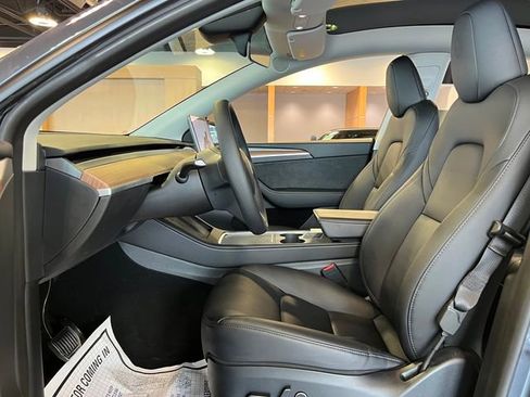 Used 2023 Tesla Model Y 2WD image 11