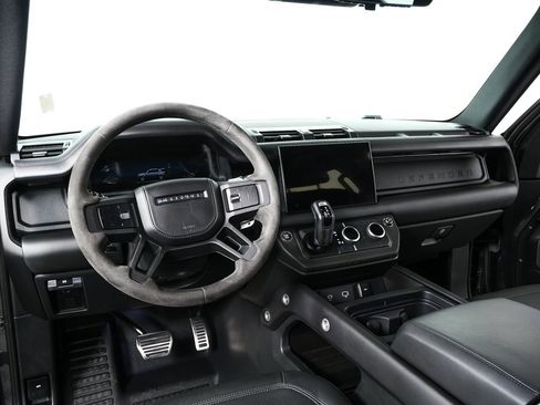 Used 2023 Land Rover Defender 110 V8 image 19