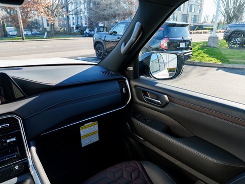 New 2026 Nissan Armada Platinum image 11