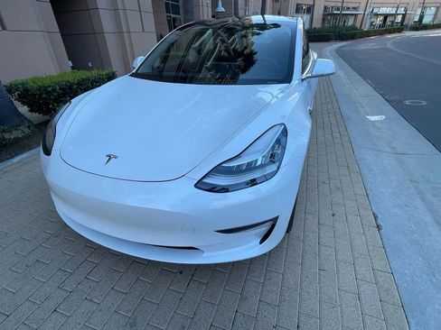Used 2020 Tesla Model 3 Standard Range Plus image 5