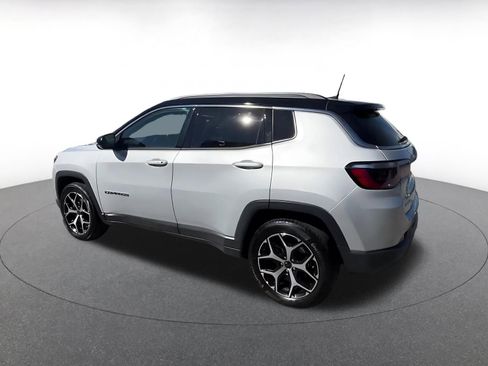 Used 2025 Jeep Compass Limited AWD/4WD image 15