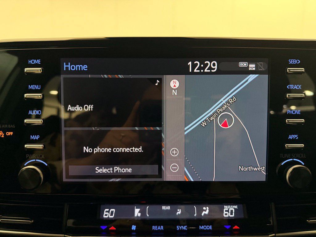 Used 2021 Toyota Sienna XSE FWD image 24