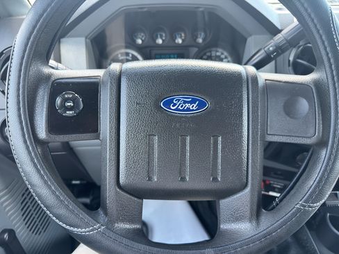 Used 2016 Ford F550 2WD Regular Cab Super Duty image 13