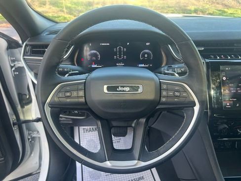 Used 2023 Jeep Grand Cherokee L Laredo AWD/4WD image 14