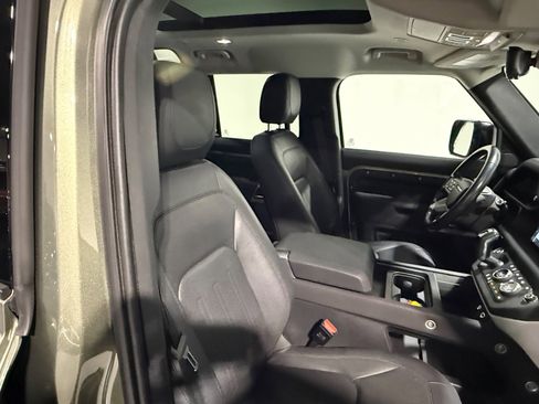 Used 2022 Land Rover Defender 110 S image 42