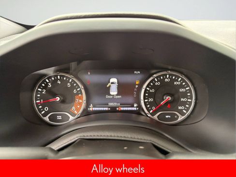 Used 2023 Jeep Renegade Latitude AWD/4WD image 15
