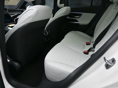 Used 2026 Mercedes-Benz GLC 300 image 21