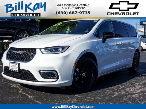 Used 2024 Chrysler Pacifica Touring-L FWD image 1