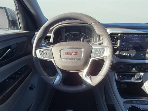 Used 2022 GMC Acadia SLE w/ Driver Convenience Package image 17