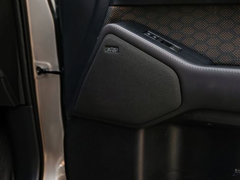 Used 2025 Lexus GX 550 w/ Accessory Package (2T) image 92