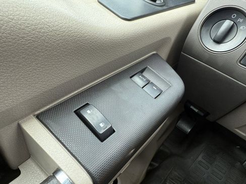 Used 2009 Ford F550 4x4 Regular Cab Super Duty image 23