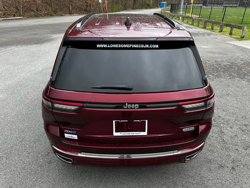 Used 2024 Jeep Grand Cherokee Overland image 4