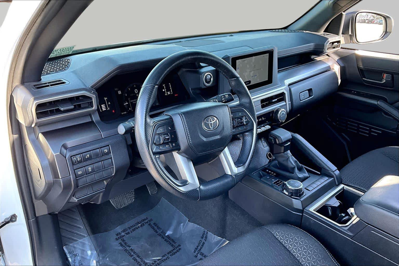 Certified 2025 Toyota 4Runner SR5 AWD/4WD image 17