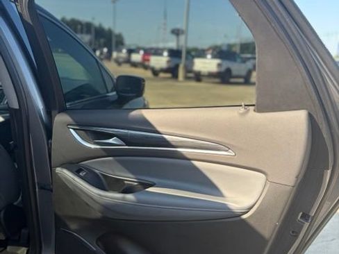 Used 2020 Buick Enclave Essence w/ Sound and Sites Package FWD image 16