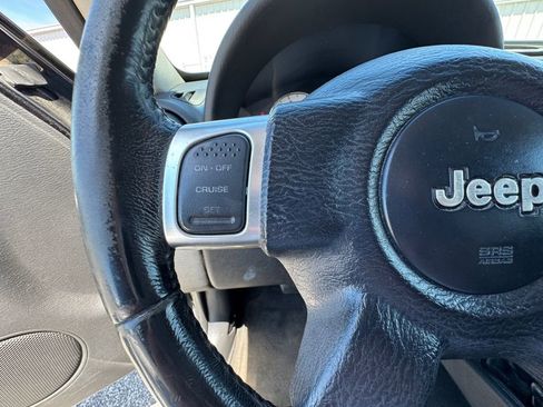Used 2004 Jeep Liberty Limited w/ Security Group AWD/4WD image 22