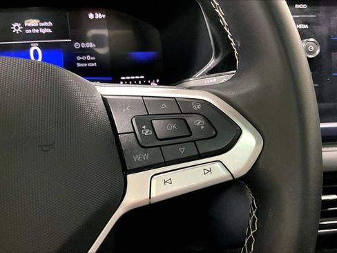 Used 2024 Volkswagen Taos SE image 19