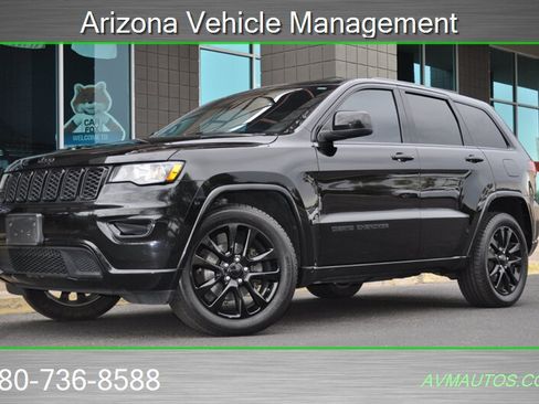 Used 2017 Jeep Grand Cherokee Altitude RWD image 1