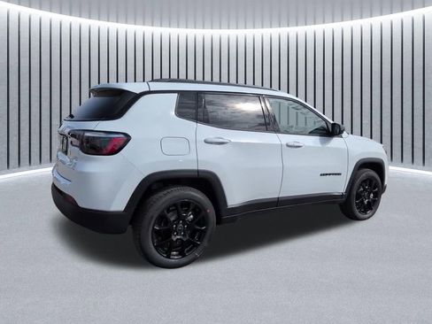 New 2026 Jeep Compass Latitude image 8