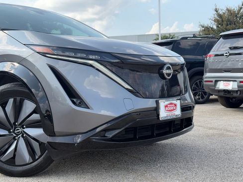 Certified 2023 Nissan Ariya FWD image 3