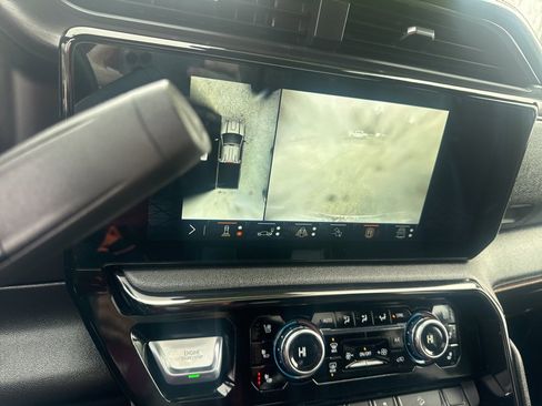 Used 2024 GMC Sierra 2500 AT4 w/ AT4 Preferred Package image 25