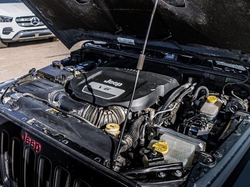 Used 2017 Jeep Wrangler Unlimited Rubicon image 42