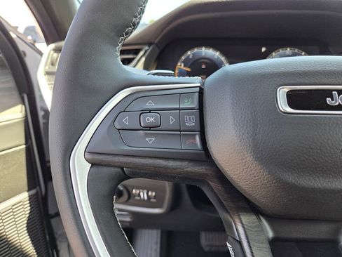 New 2026 Jeep Grand Cherokee Limited RWD image 17