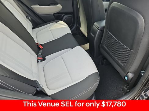 Used 2022 Hyundai Venue SEL FWD image 32