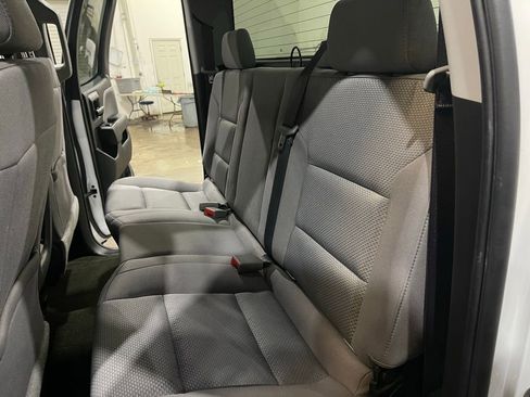 Used 2017 Chevrolet Silverado 1500 Custom w/ Custom Convenience Package image 17