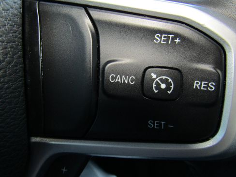 Used 2022 RAM 1500 Big Horn AWD/4WD image 28