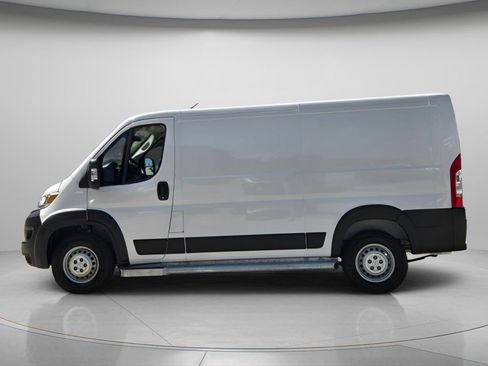 Used 2025 RAM ProMaster 2500 w/ U-Haul Equipment Group FWD image 3