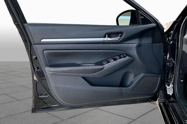 Certified 2025 Nissan Altima 2.5 SR w/ SR Premium Package FWD image 22
