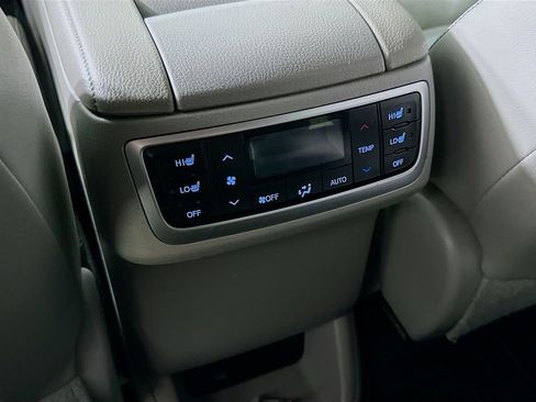 Used 2019 Toyota Highlander Limited Platinum image 33