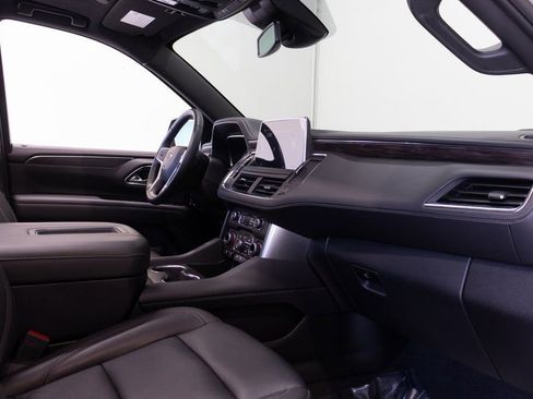 Used 2024 Chevrolet Suburban Z71 w/ Luxury Package image 24
