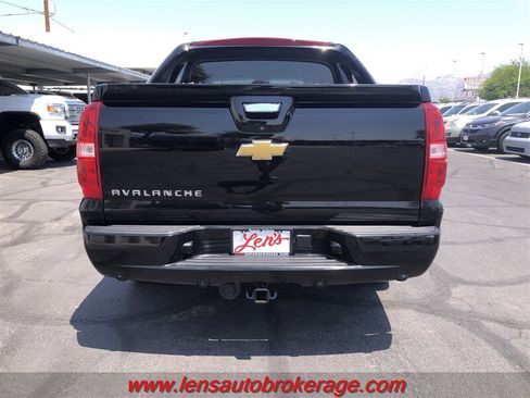 Used 2013 Chevrolet Avalanche LTZ AWD/4WD image 7