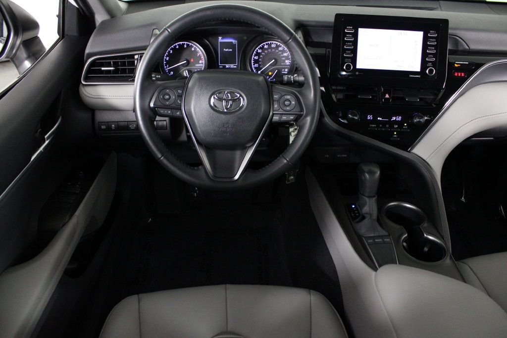 Used 2023 Toyota Camry SE FWD image 6