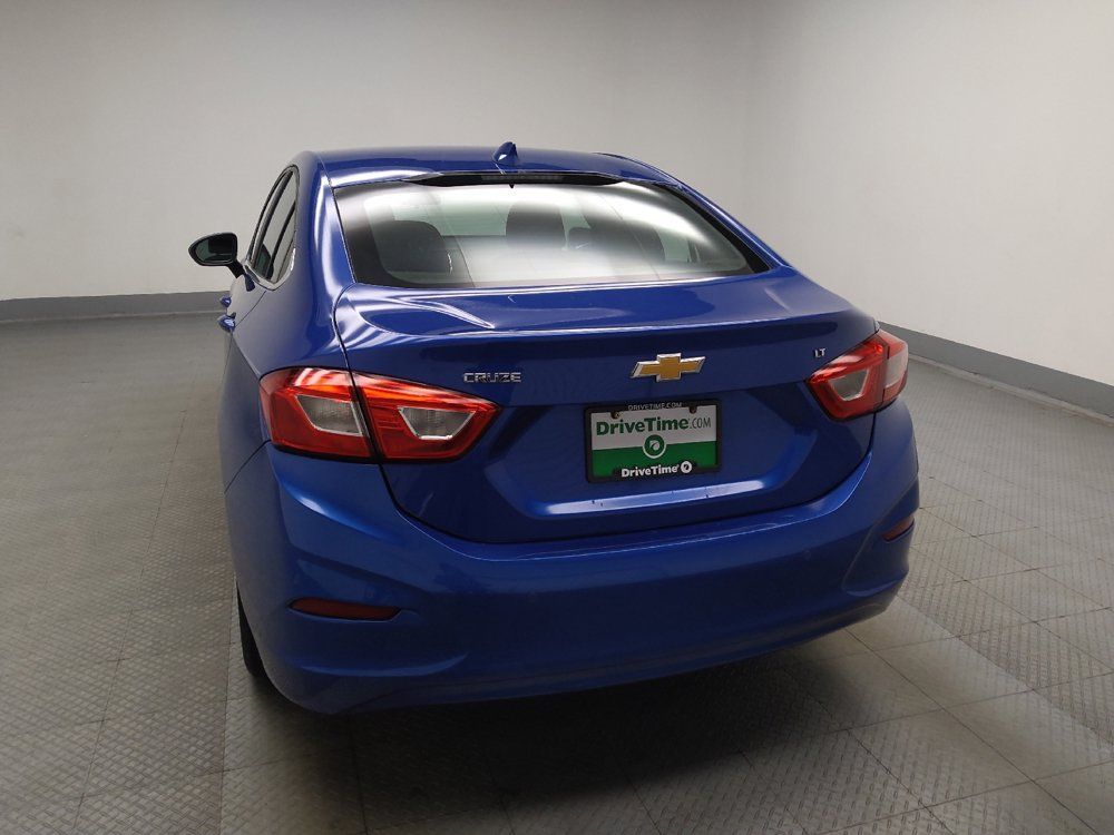 Used 2019 Chevrolet Cruze LT w/ Convenience Package FWD image 6