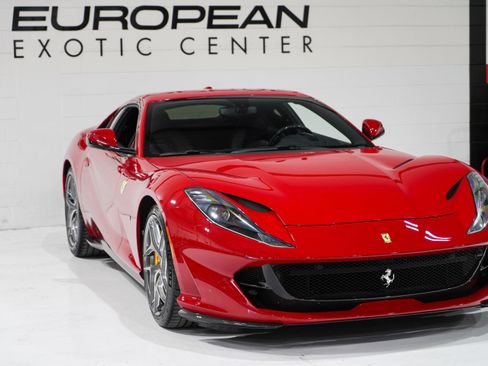 Used 2018 Ferrari 812 Superfast RWD image 30