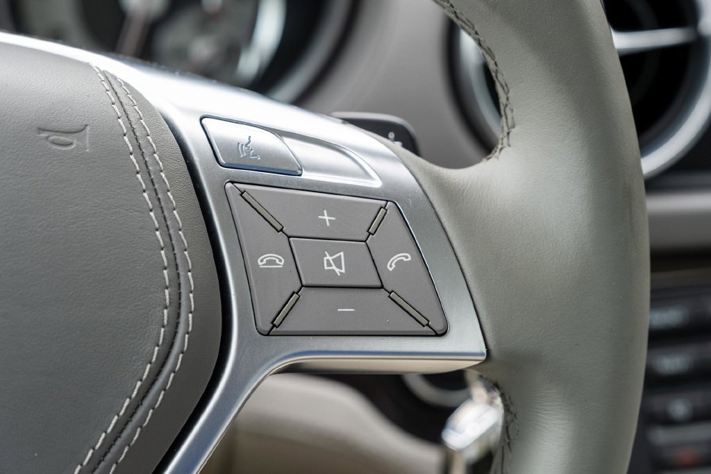 Used 2013 Mercedes-Benz SL 550 w/ Premium Pkg image 23