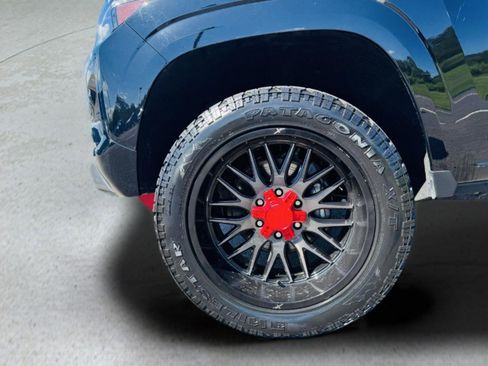 Used 2023 Chevrolet Colorado Z71 image 37