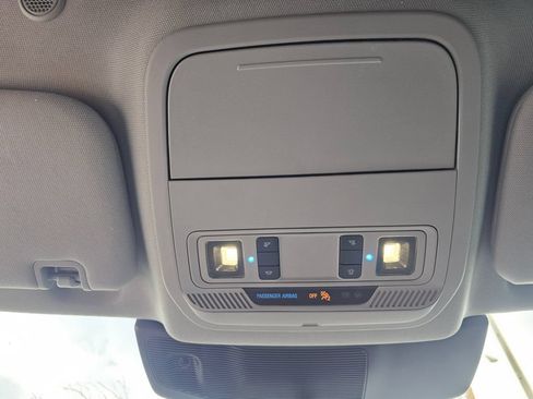 Used 2023 Ford Explorer XLT w/ Equipment Group 202A RWD image 21